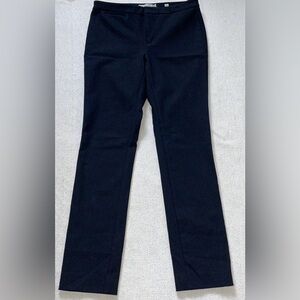 Vince Navy Blue (Almost Black)
Cropped Pants